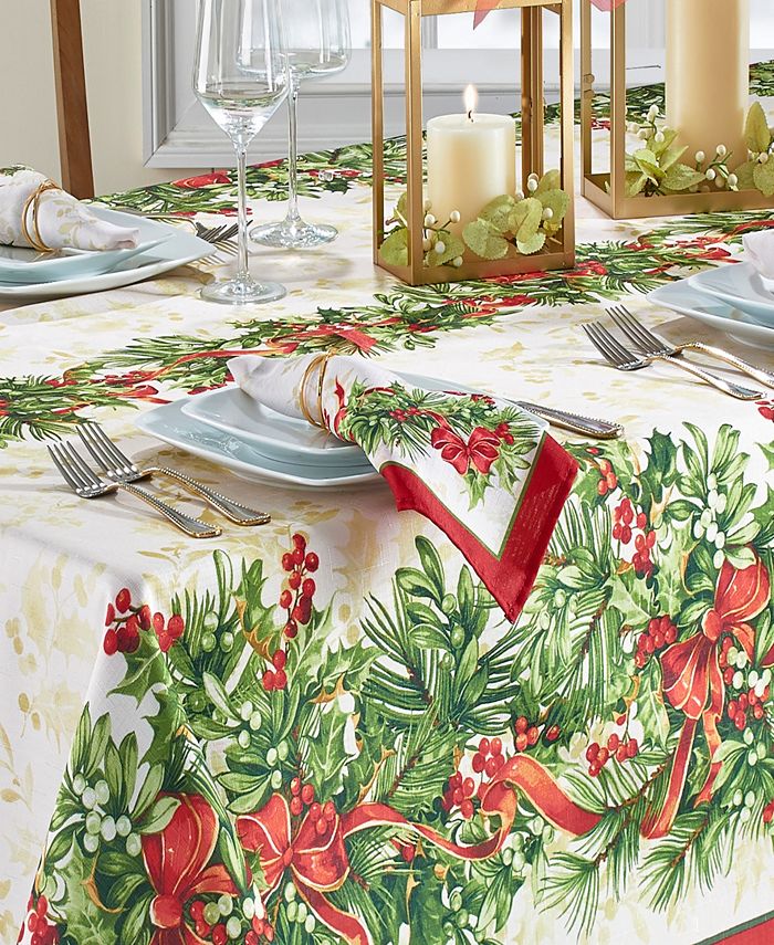 Holly Traditions Holiday Napkins, Set Of 4 Elrene Holly Traditions Holiday Napkins, Set Of 4 -VilleroyBoch shop